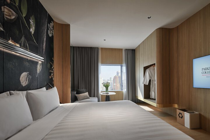 Room 11 of 74