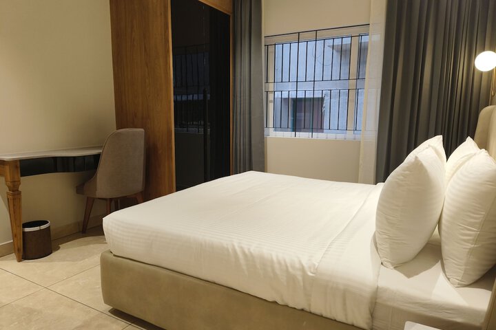 Room 9 of 46