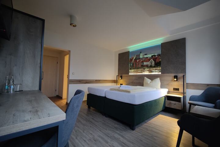 Room 10 of 73