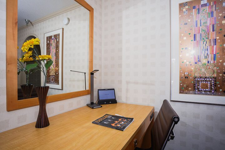 Room amenity