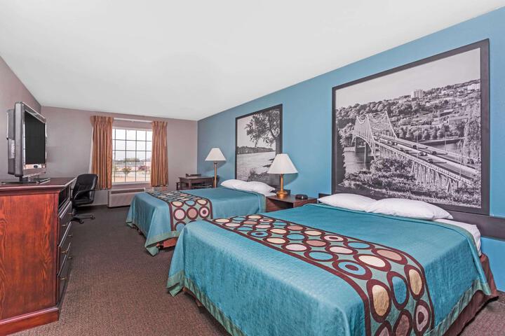 1 Queen Bed Accessible Room (11 of 12)