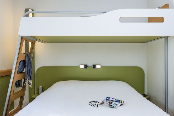 Room 5 of 70