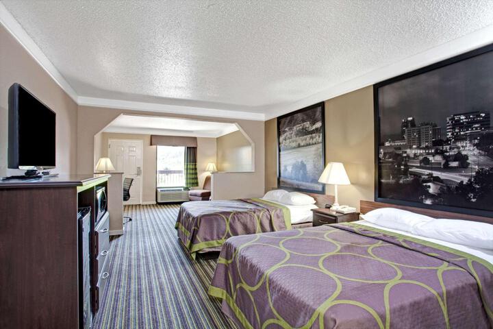 1 King Bed (1 of 15)
