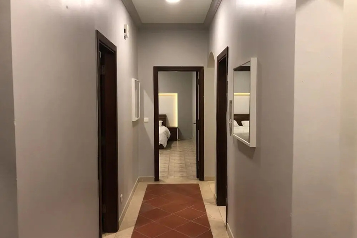 Room 10 of 19