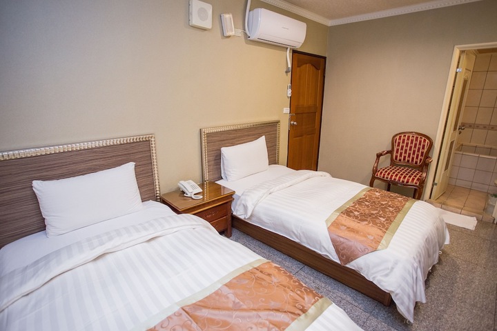 Room 70 of 139