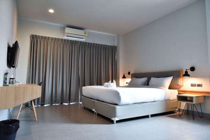 Room 9 of 20