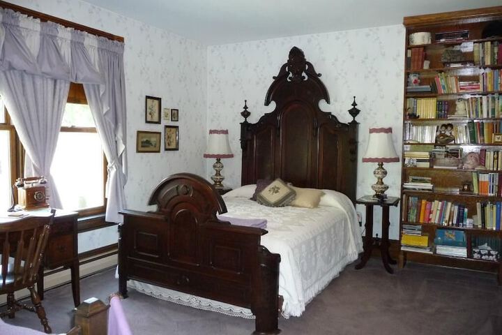 Room 2 of 37