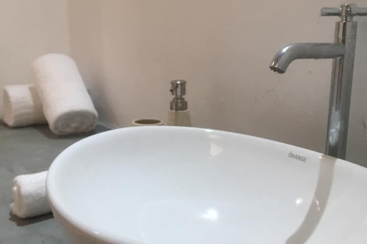 Room 32 of 59
