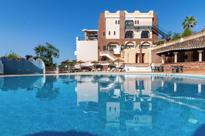 Pool Hotel
