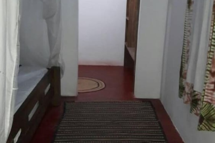 Room 13 of 21