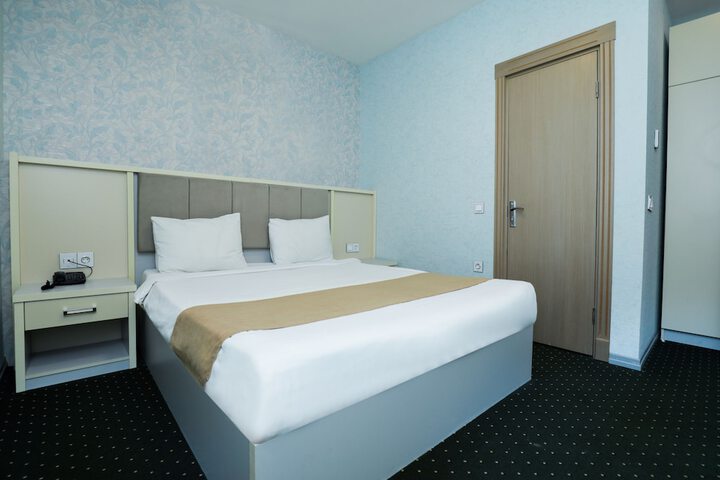 Room 27 of 51
