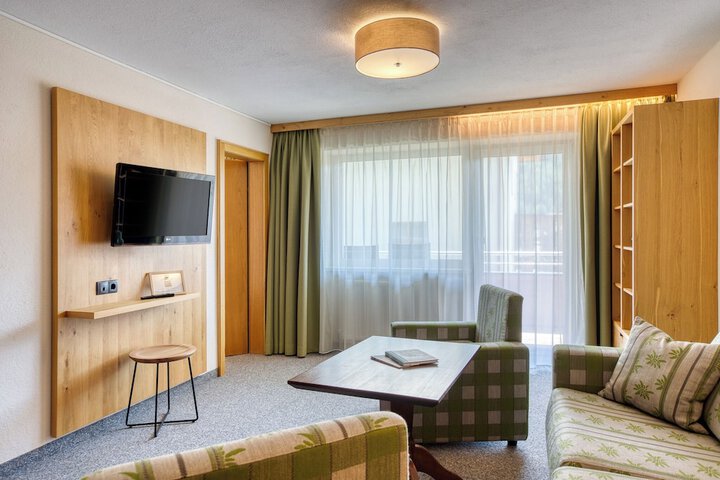 Room 72 of 172
