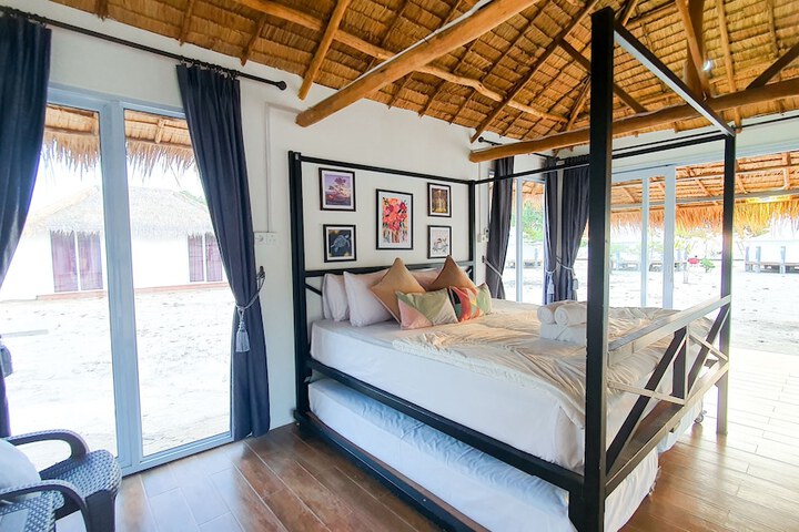 Room 4 of 26