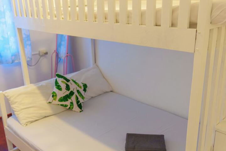 Room 4 of 30