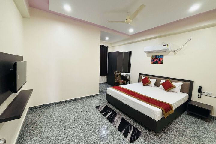 Room 4 of 31