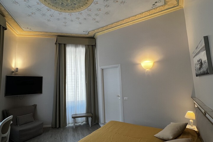 Room 21 of 61