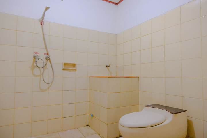 Room 28 of 35