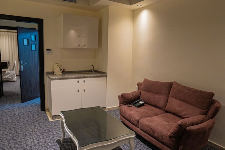 Room 10 of 19