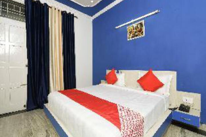 Room 2 of 20
