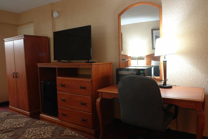 Standard Room, King or Two Doubles (7 of 7)