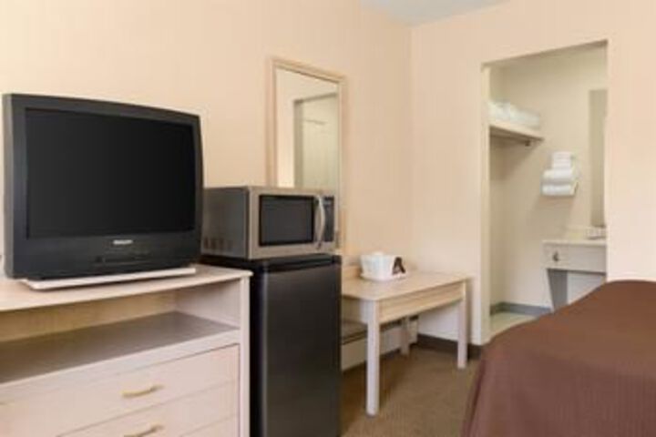 Room 14 of 24