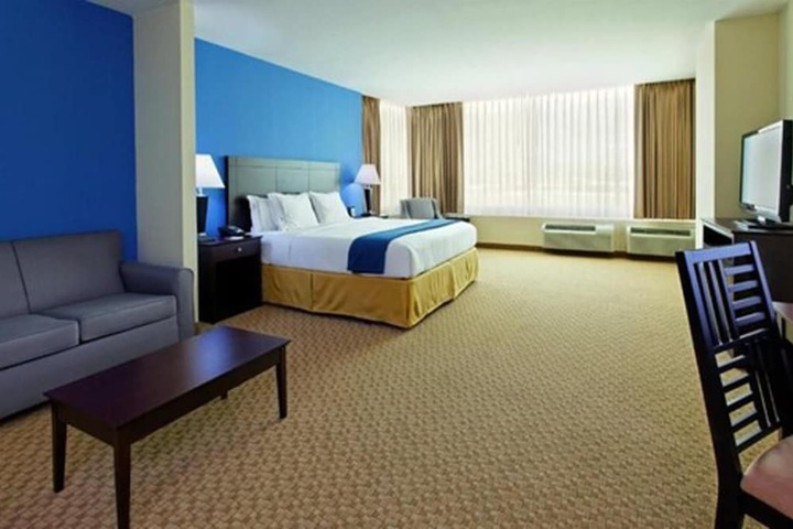 Room 8 of 24