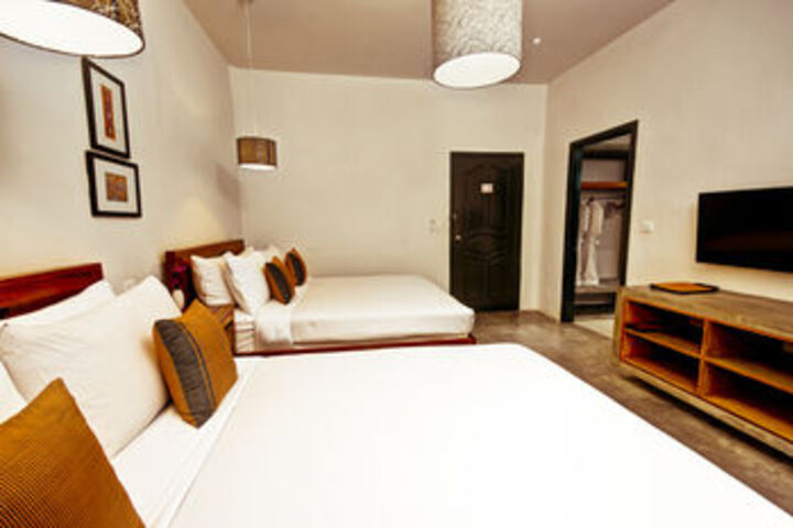 Room 25 of 73