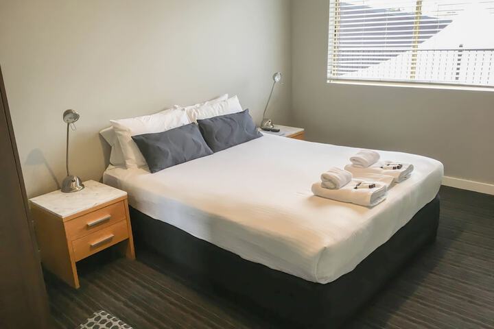 Room 10 of 40