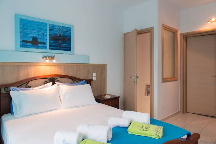 Room 25 of 195