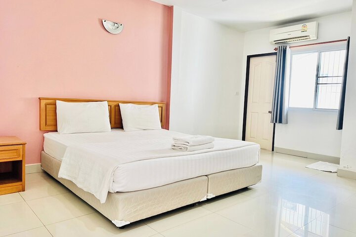 Room 2 of 29