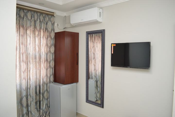 Room 11 of 21