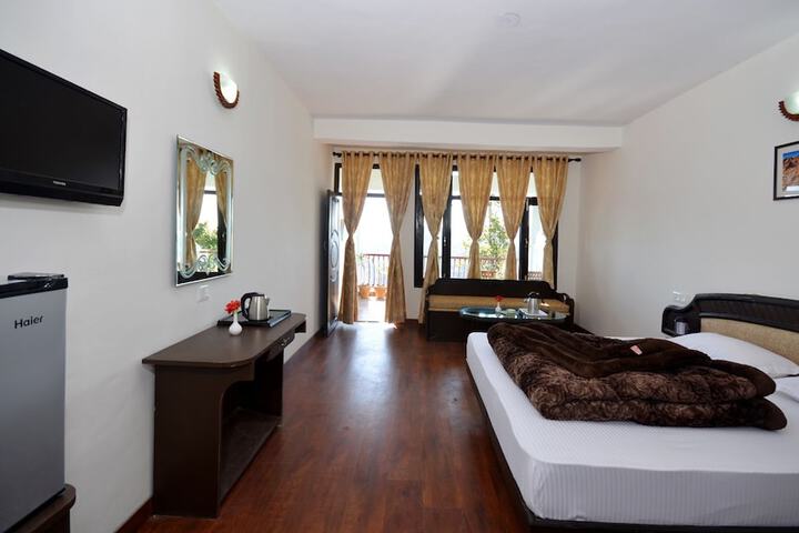 Room 3 of 9