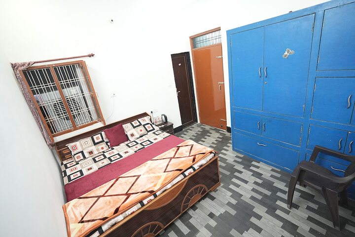 Room 4 of 14