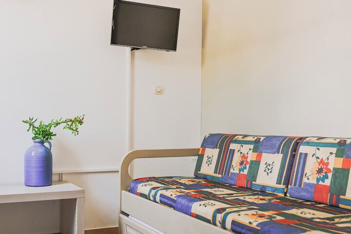 Room 40 of 94
