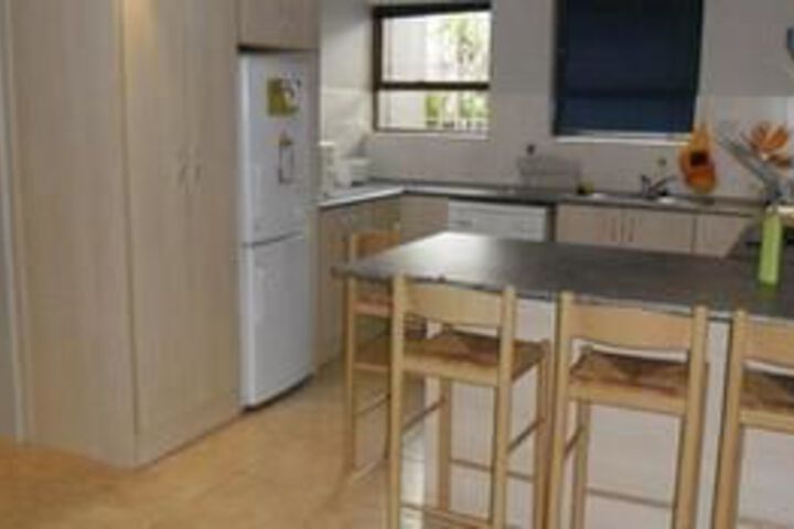 Room 4 of 5