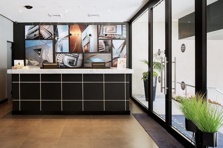Entrance & Lobby