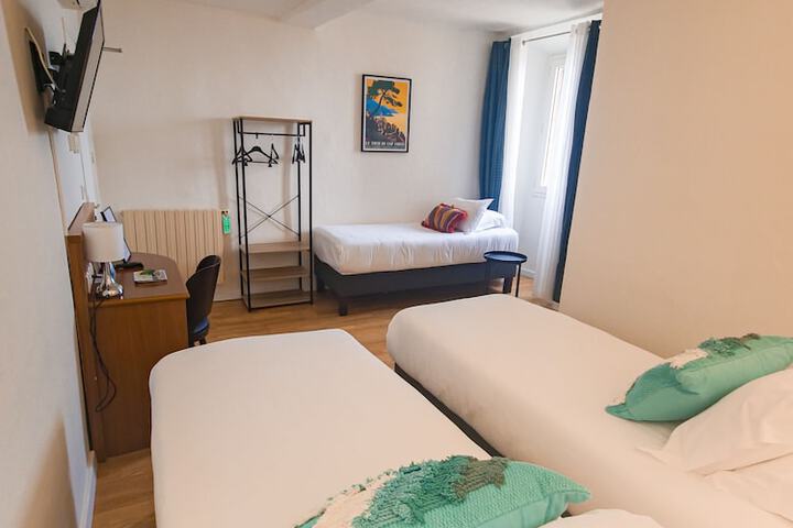 Room 16 of 66