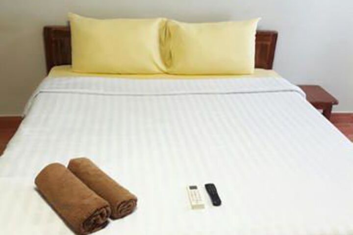 Room 10 of 26