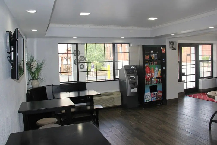 Hotel Entry