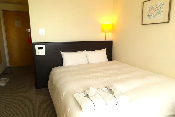 Room 18 of 48