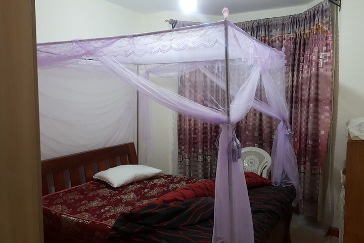 Room 7 of 9