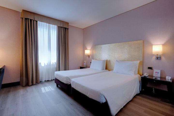 Room 5 of 34