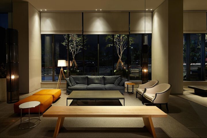 Entrance & Lobby