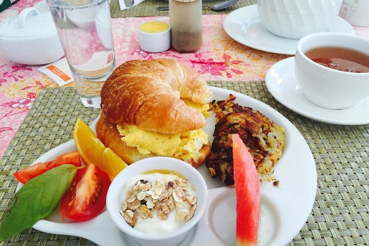 Breakfast/Coffee Service 28 of 39