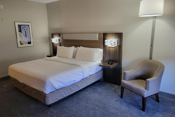 Standard | King Bed (7 of 8)