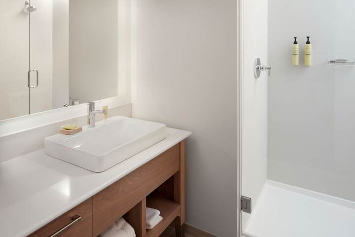 Room 18 of 32