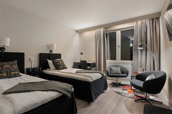 Room 6 of 36
