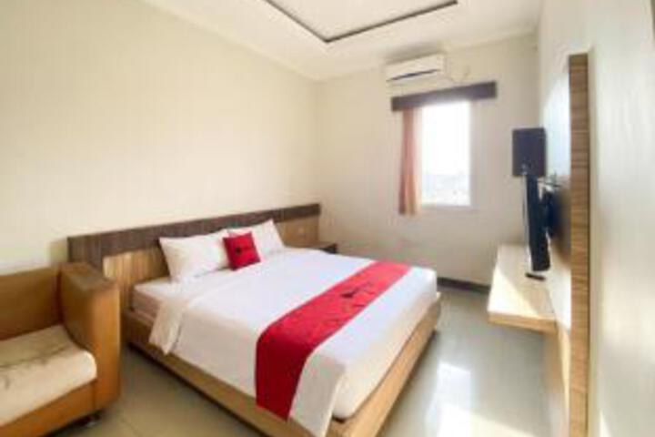 RedDoorz at Berau Plaza Tanjung Redeb