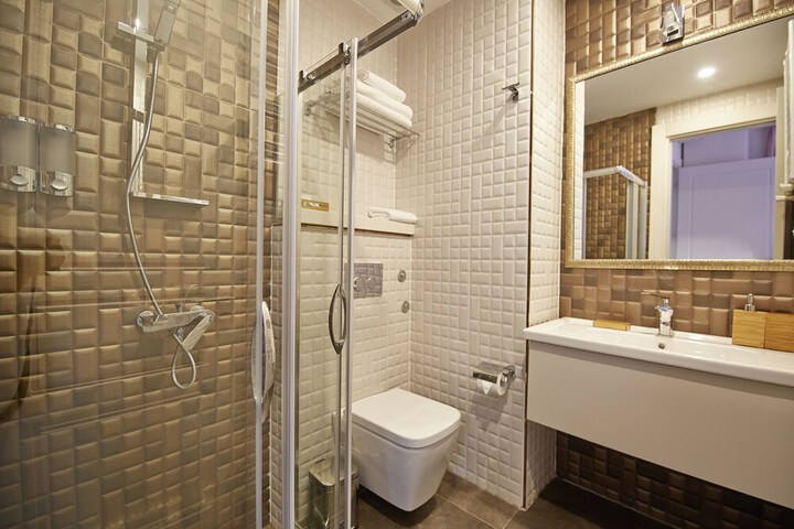 Room 42 of 51