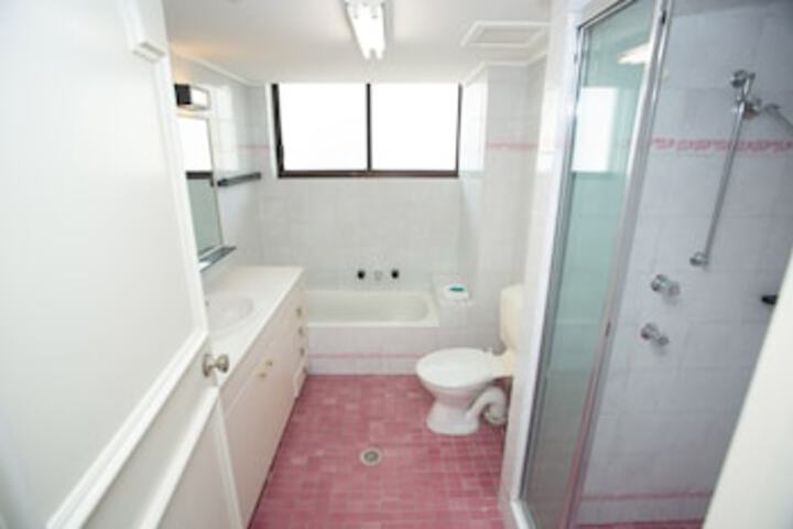 Room 34 of 75